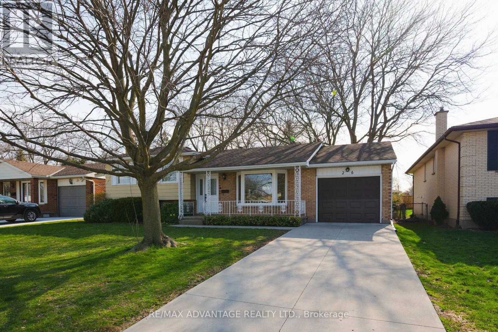 26 Luton Crescent, St. Thomas, Ontario  N5R 5K1 - Photo 2 - X12102670