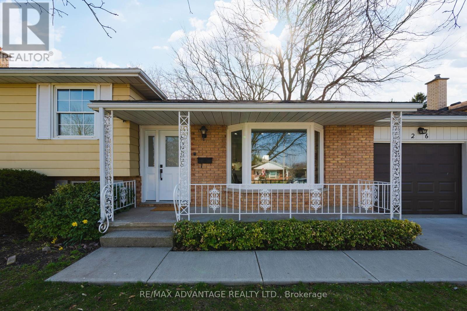 26 Luton Crescent, St. Thomas, Ontario  N5R 5K1 - Photo 3 - X12102670