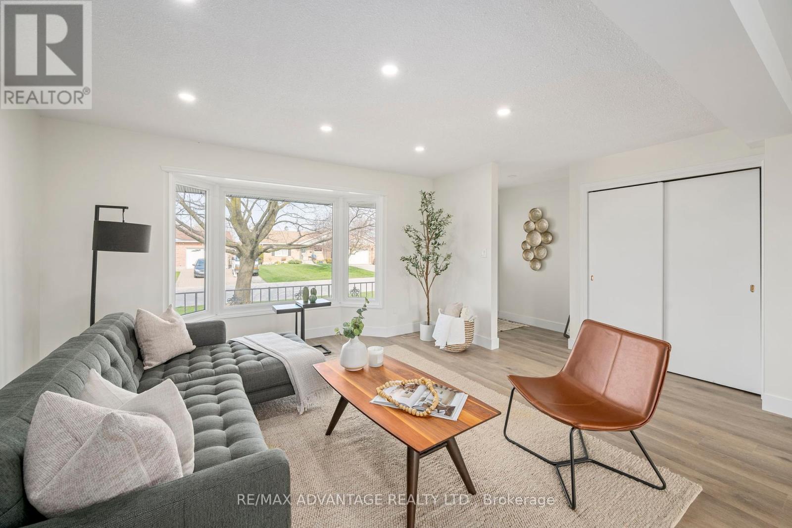 26 Luton Crescent, St. Thomas, Ontario  N5R 5K1 - Photo 7 - X12102670