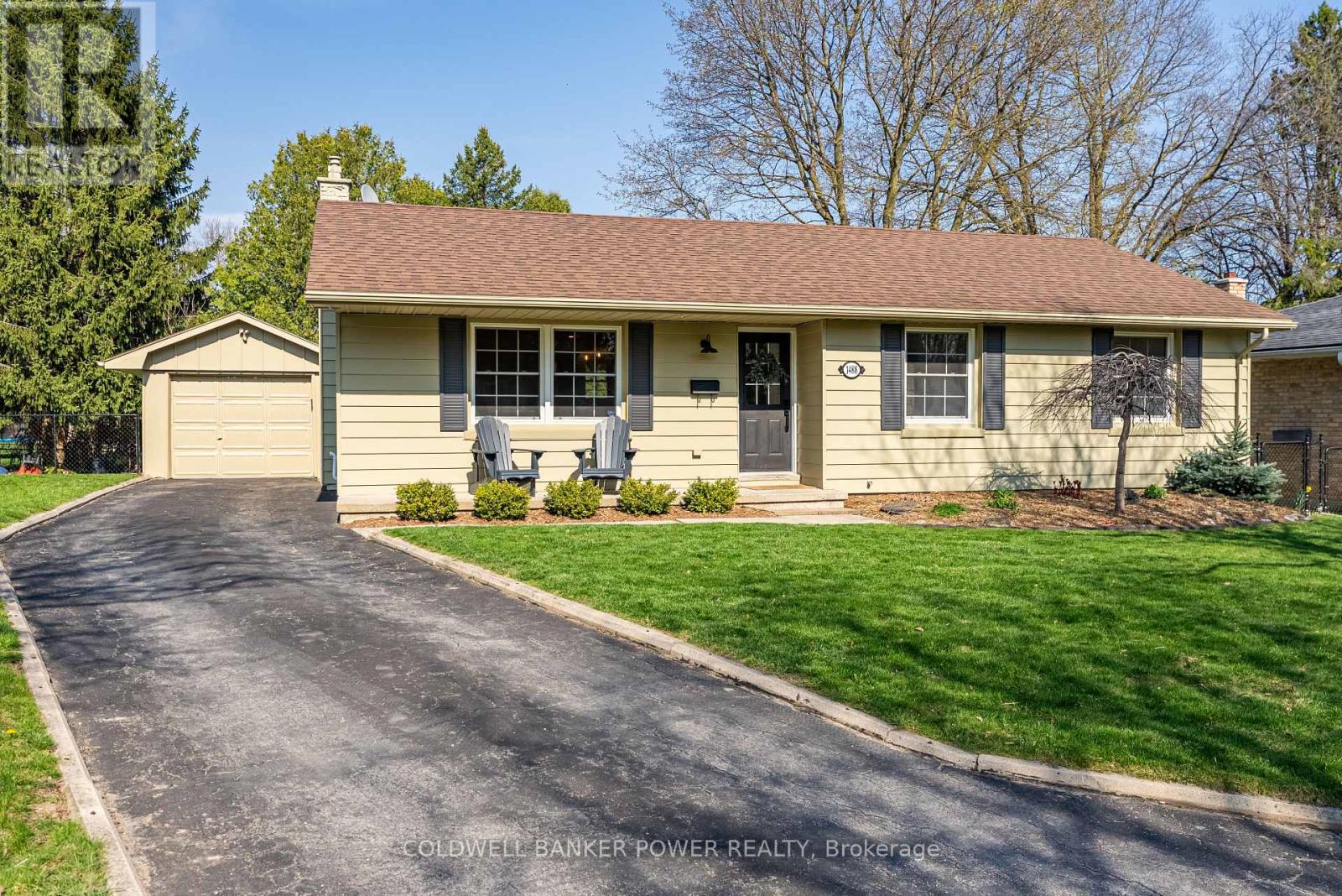 1488 Roland Crescent