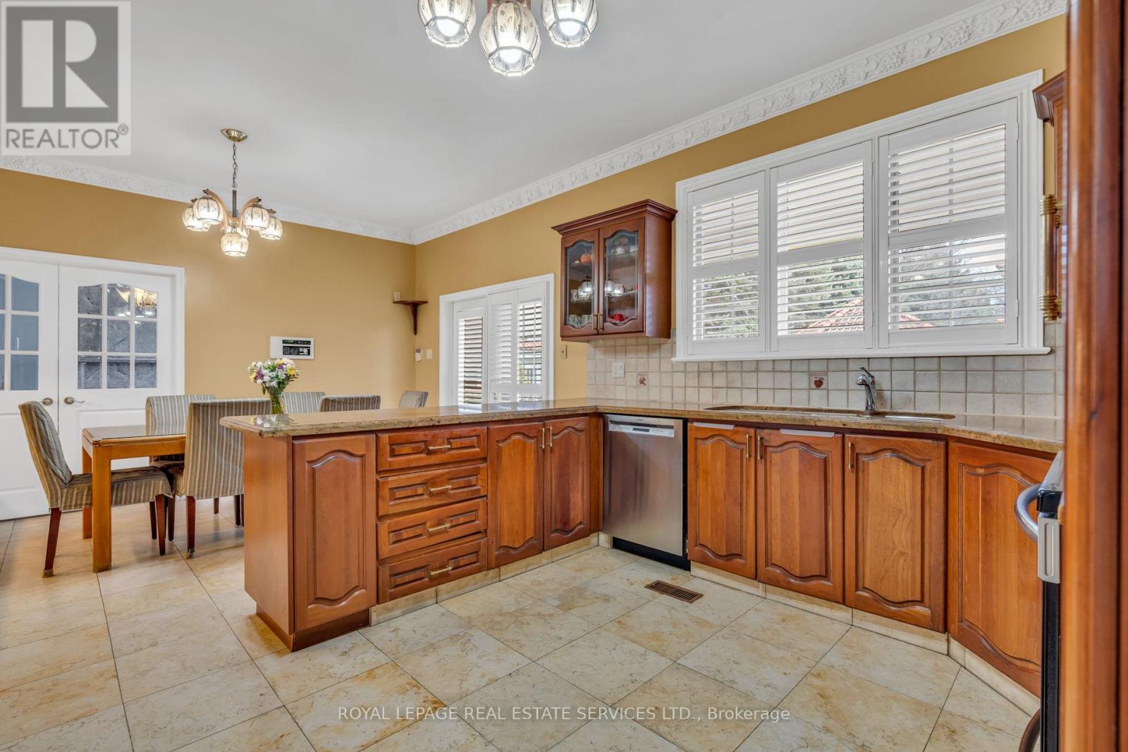 49 Thorncrest Road, Toronto, Ontario  M9A 1S6 - Photo 20 - W12086932