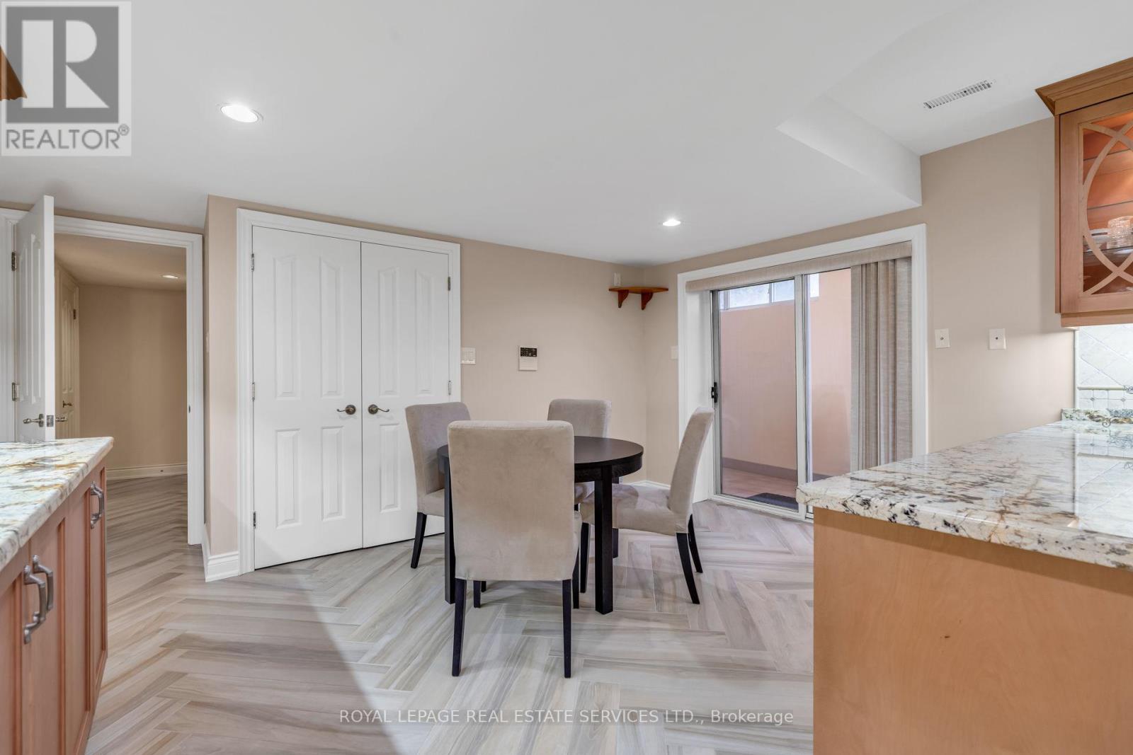 49 Thorncrest Road, Toronto, Ontario  M9A 1S6 - Photo 38 - W12086932