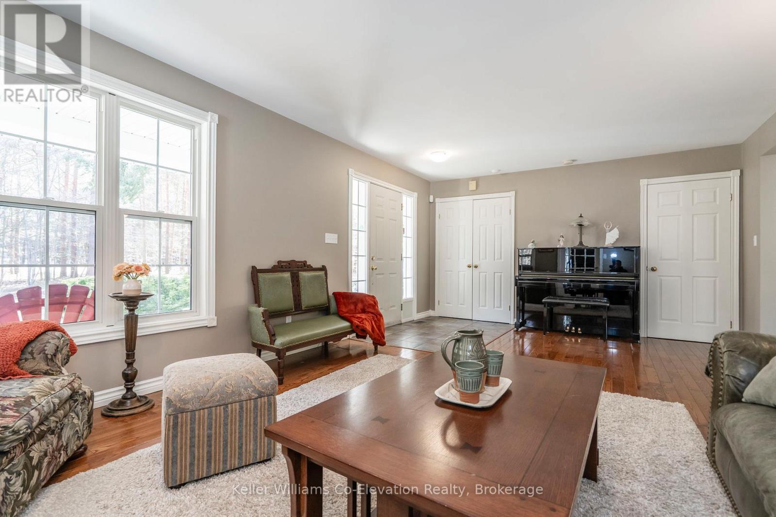 9 Whippoorwill Drive, Tiny, Ontario  L0L 2J0 - Photo 6 - S12102620