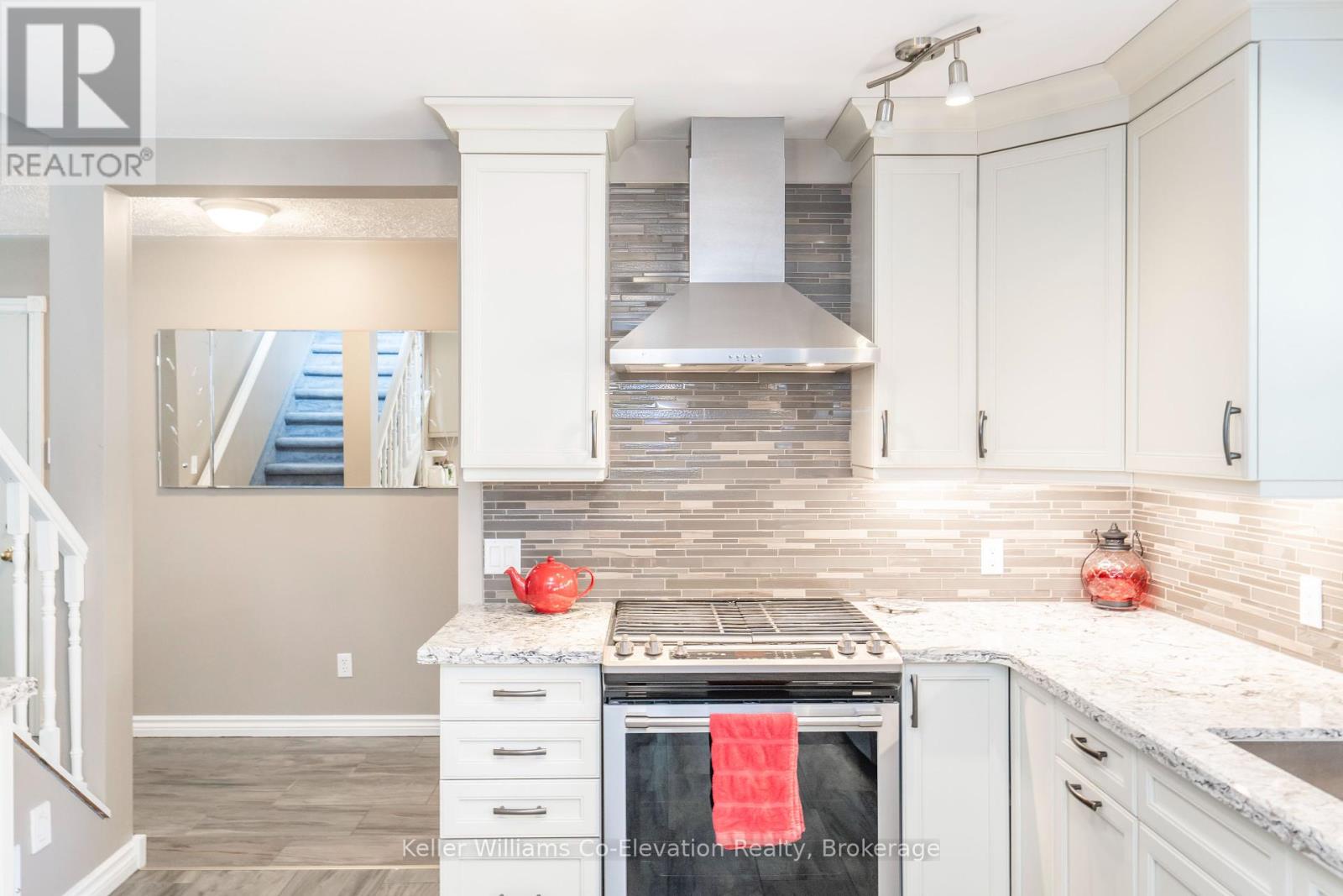 9 Whippoorwill Drive, Tiny, Ontario  L0L 2J0 - Photo 8 - S12102620