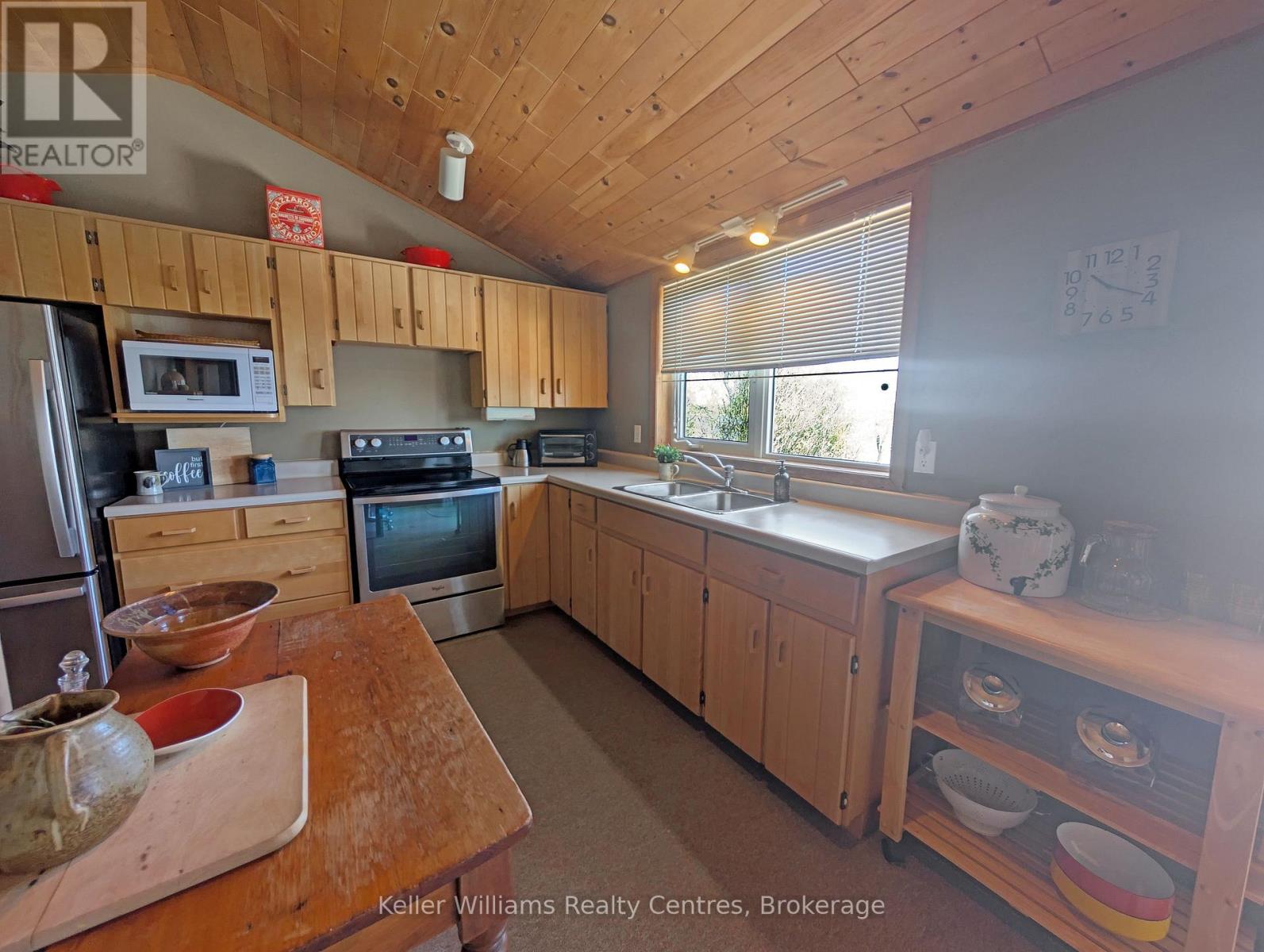 291 Tamarac Road, Northern Bruce Peninsula, Ontario  N0H 1W0 - Photo 8 - X12102656
