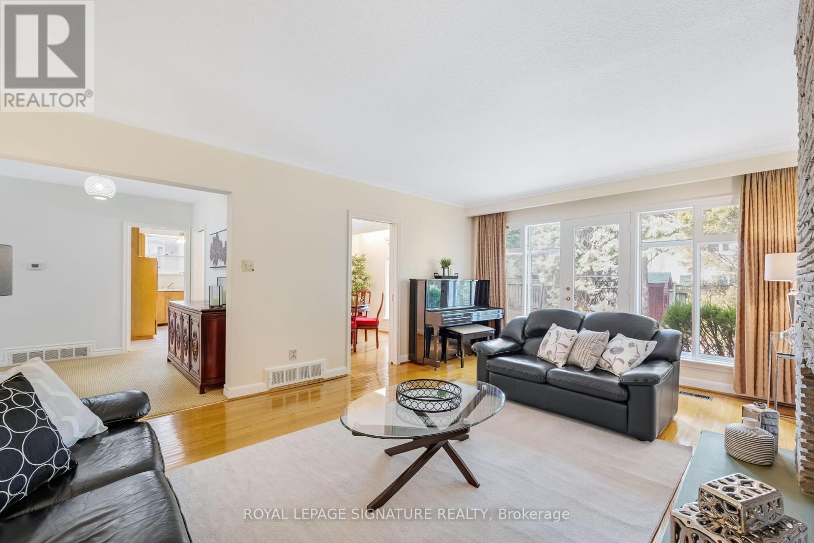 12 Feldbar Court, Toronto, Ontario  M2N 4P8 - Photo 4 - C12102605