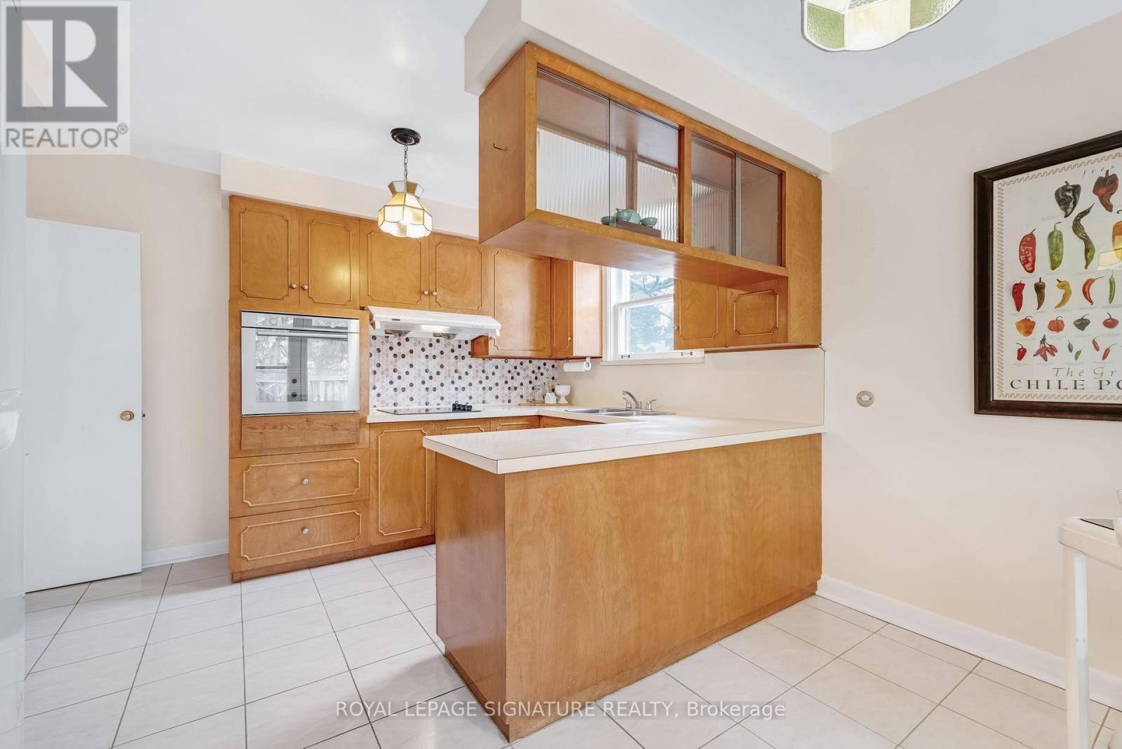 12 Feldbar Court, Toronto, Ontario  M2N 4P8 - Photo 8 - C12102605