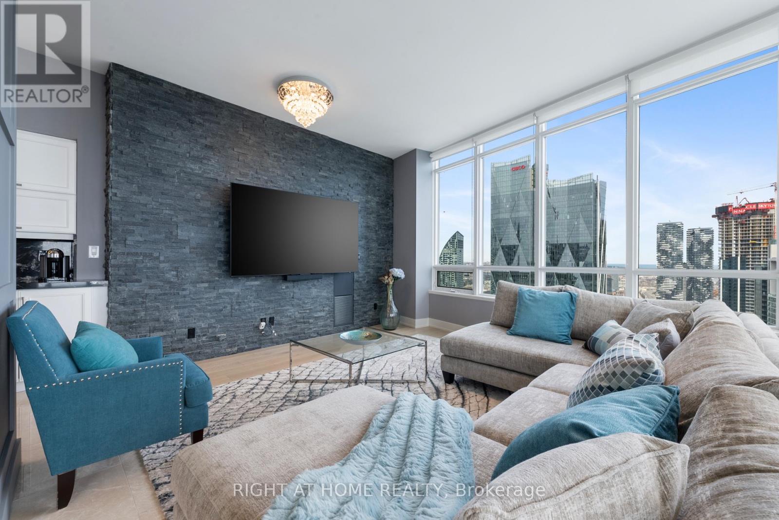 5104 - 65 Bremner Boulevard, Toronto, Ontario  M5J 0A7 - Photo 3 - C12102698