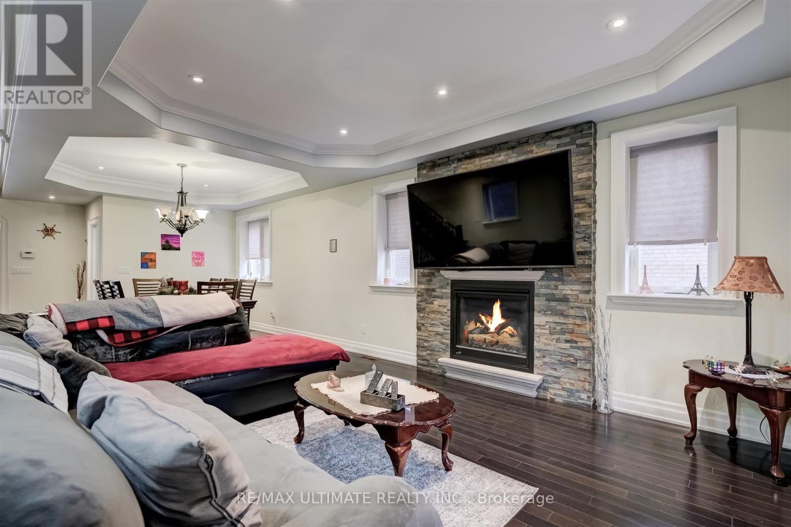 Property at 21 THORNTON AVENUE image 4