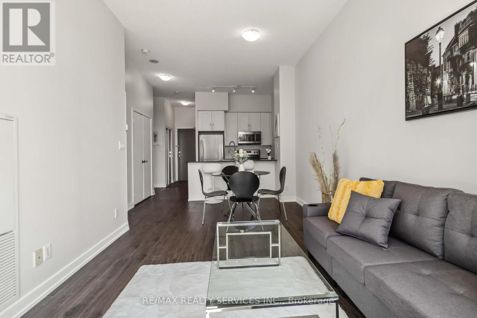 404 - 4065 Brickstone Mews, Mississauga, Ontario  L5B 0G3 - Photo 11 - W12102741
