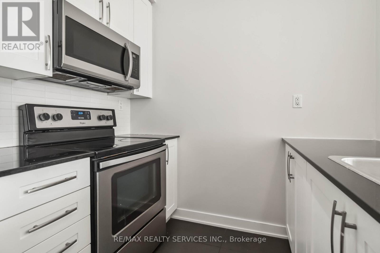 404 - 4065 Brickstone Mews, Mississauga, Ontario  L5B 0G3 - Photo 15 - W12102741