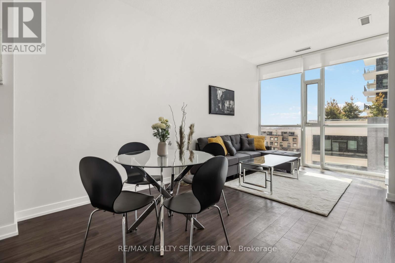 404 - 4065 Brickstone Mews, Mississauga, Ontario  L5B 0G3 - Photo 5 - W12102741