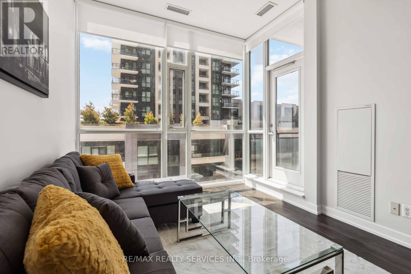 404 - 4065 Brickstone Mews, Mississauga, Ontario  L5B 0G3 - Photo 9 - W12102741
