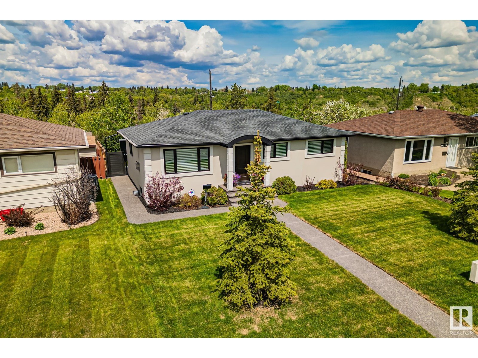 Property at 4524 109A AV NW image 3