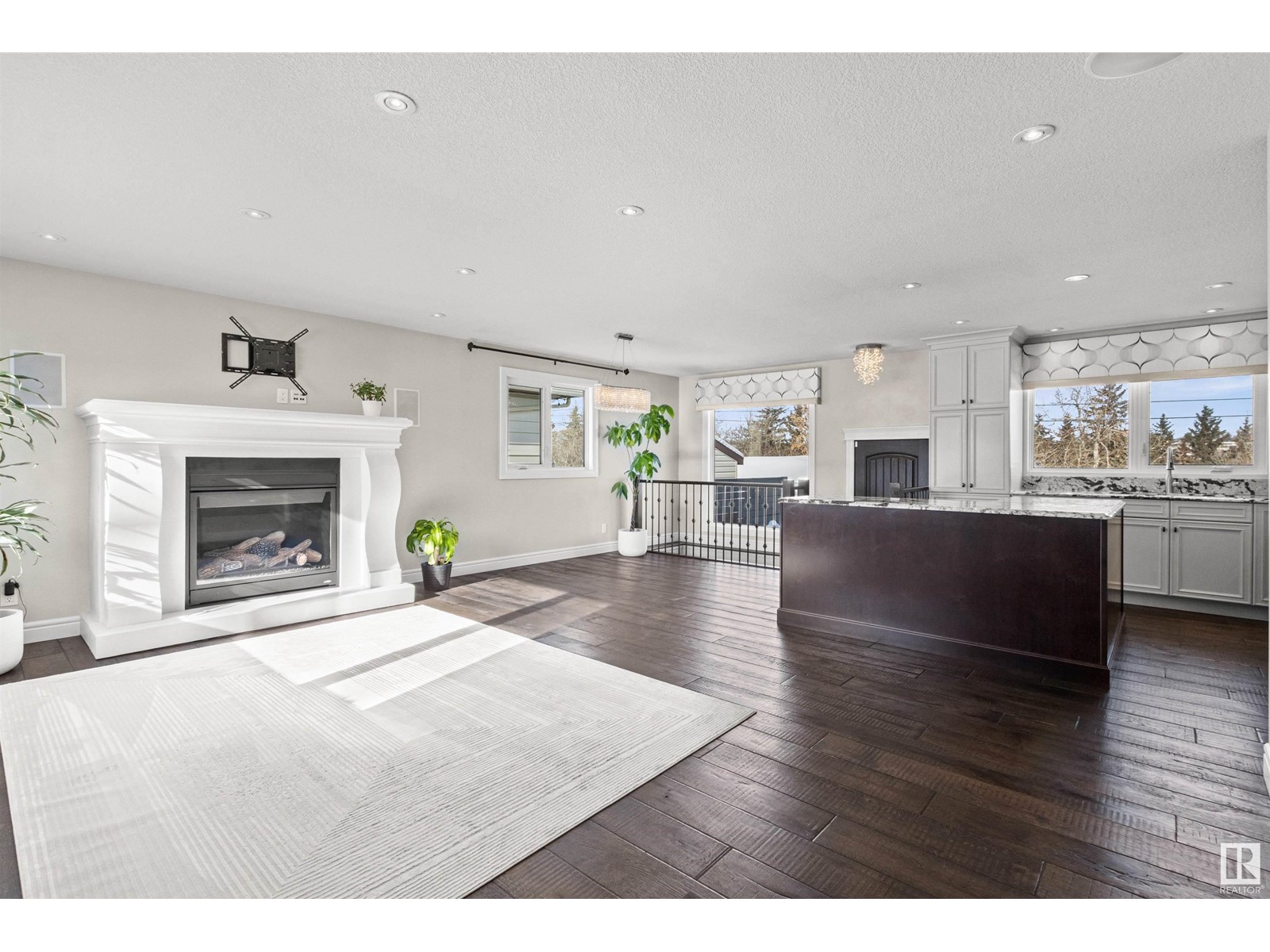 Property at 4524 109A AV NW image 4