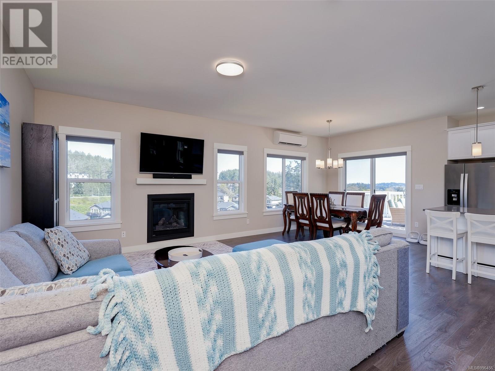Property at 9 Pitt Pl image 2