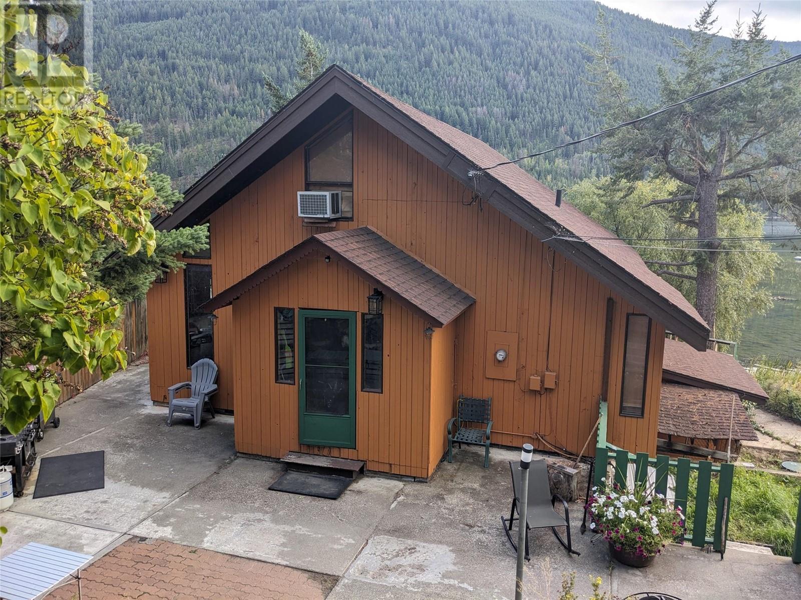 2376 Ojibway Road, Kamloops, British Columbia  V2H 1T7 - Photo 2 - 10344461