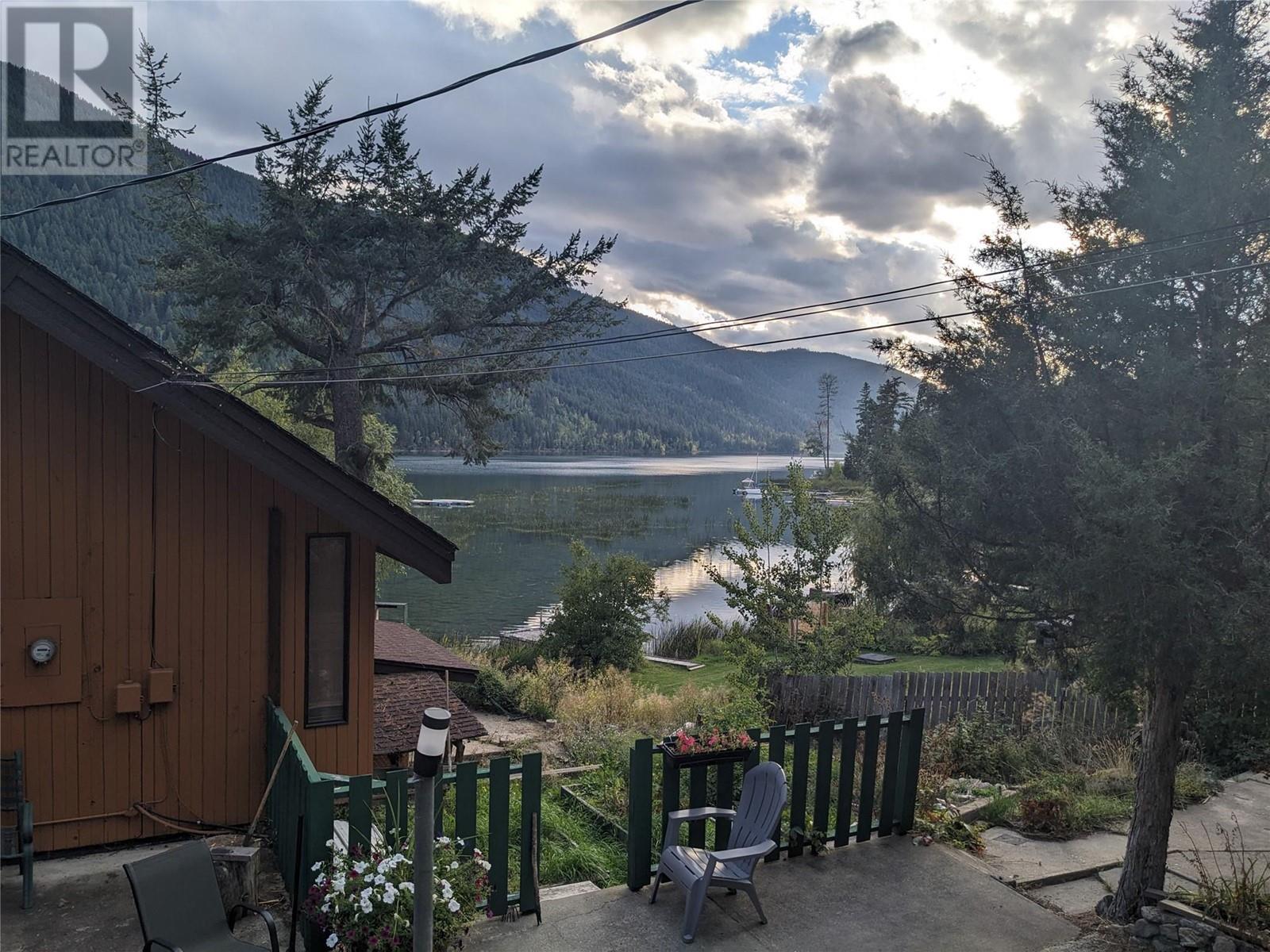 2376 Ojibway Road, Kamloops, British Columbia  V2H 1T7 - Photo 3 - 10344461
