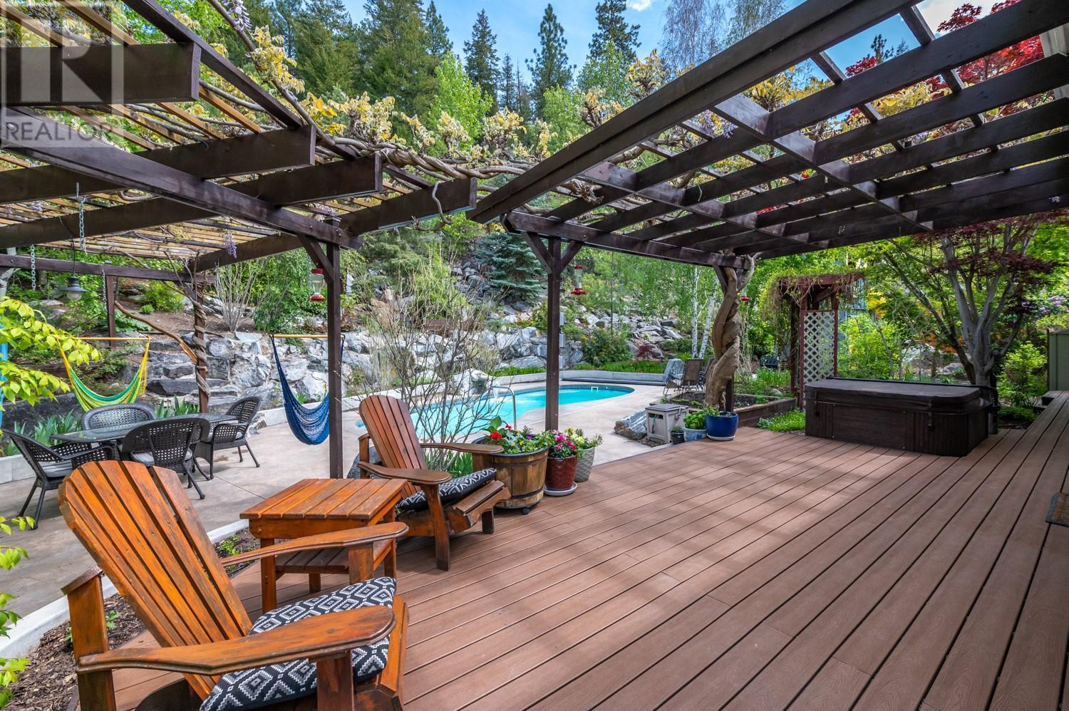 Property at 124 Big Horn Trail image 4
