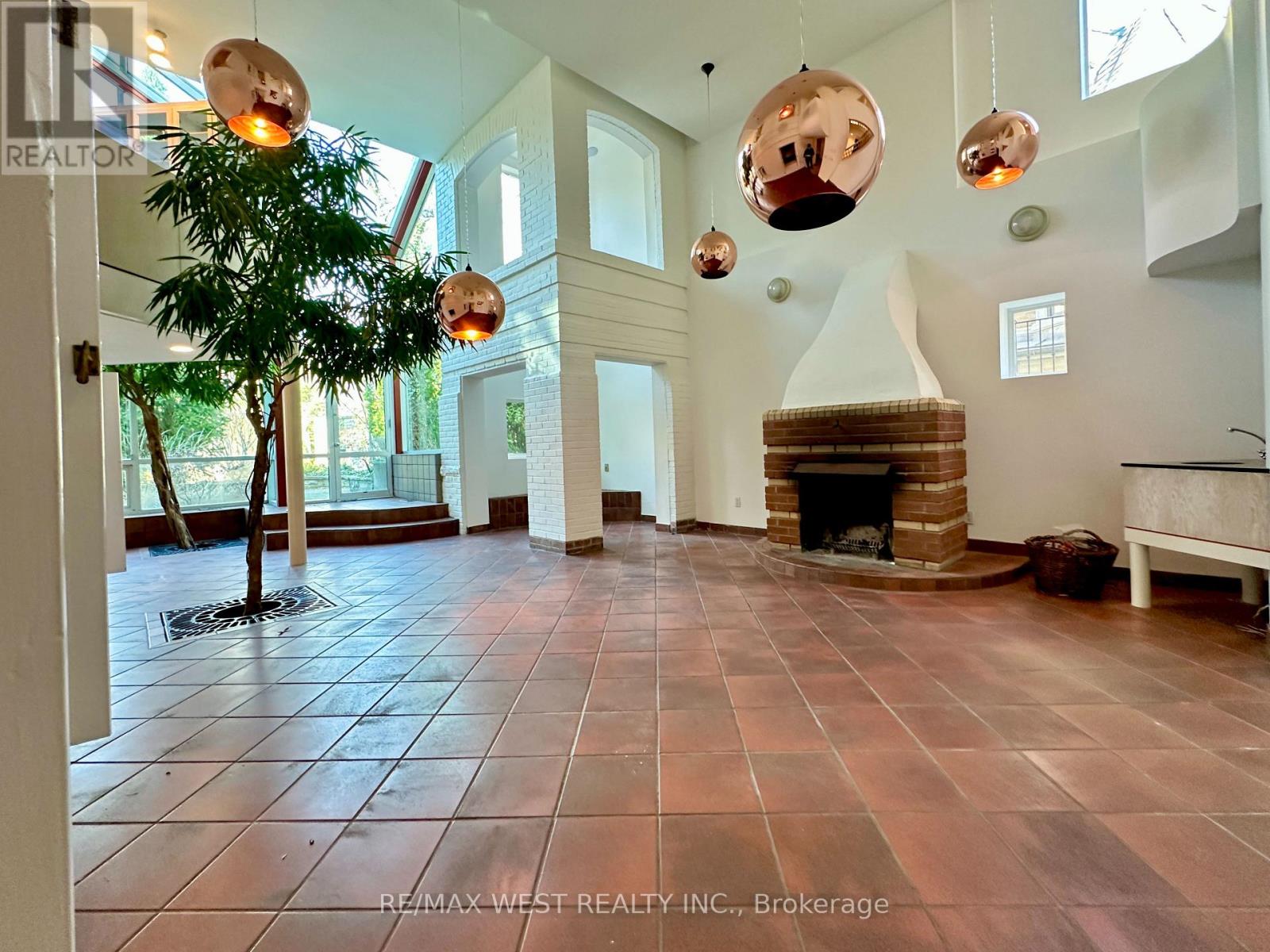Property at 23 SOUTH DRIVE image 3