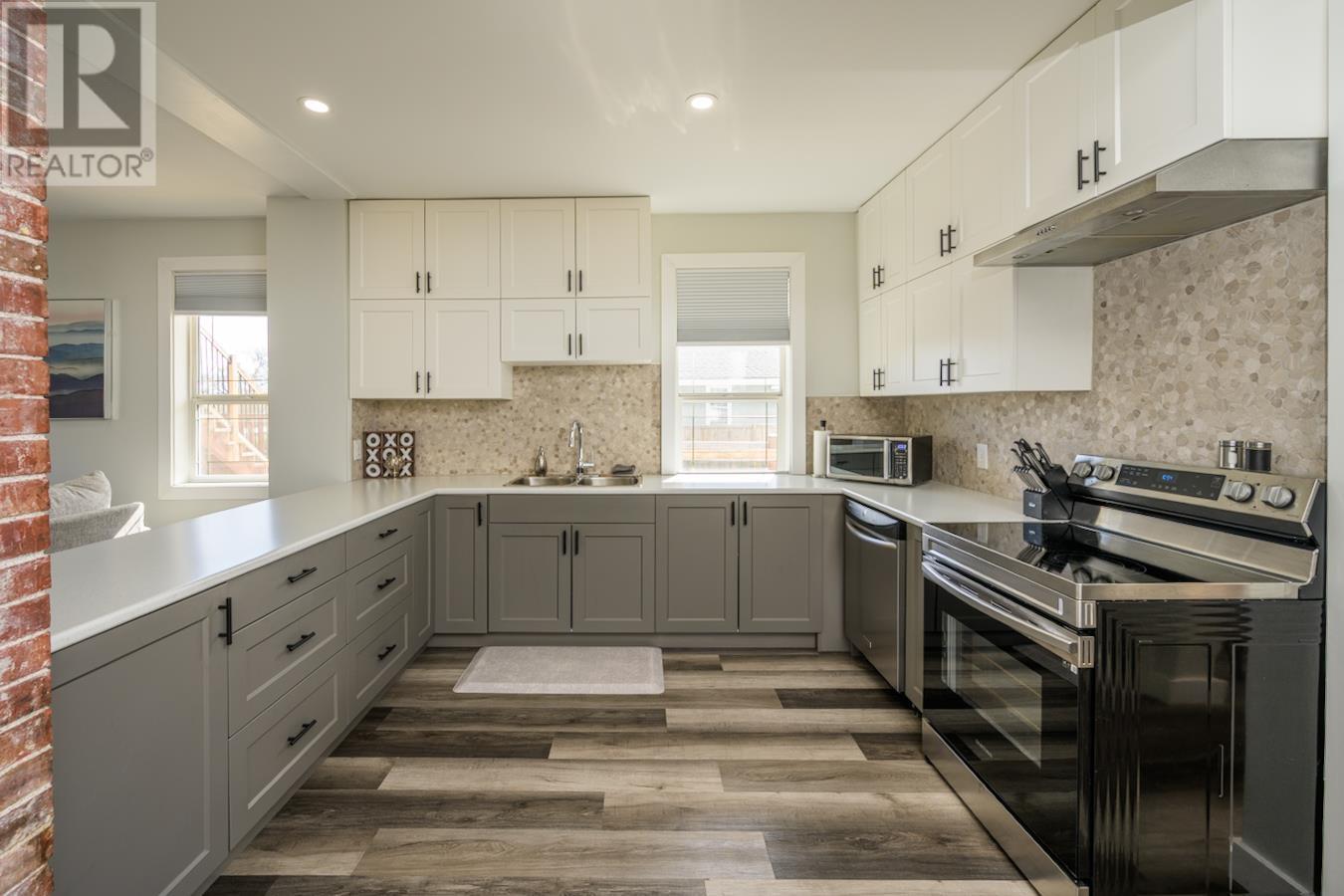 Property at 1675 5TH AVENUE image 2