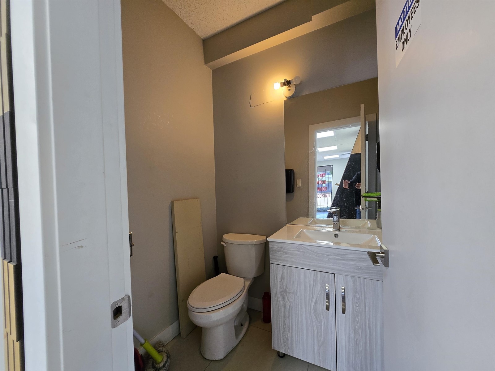 12977 80 Avenue, Surrey, British Columbia  V3W 3B1 - Photo 7 - C8068605