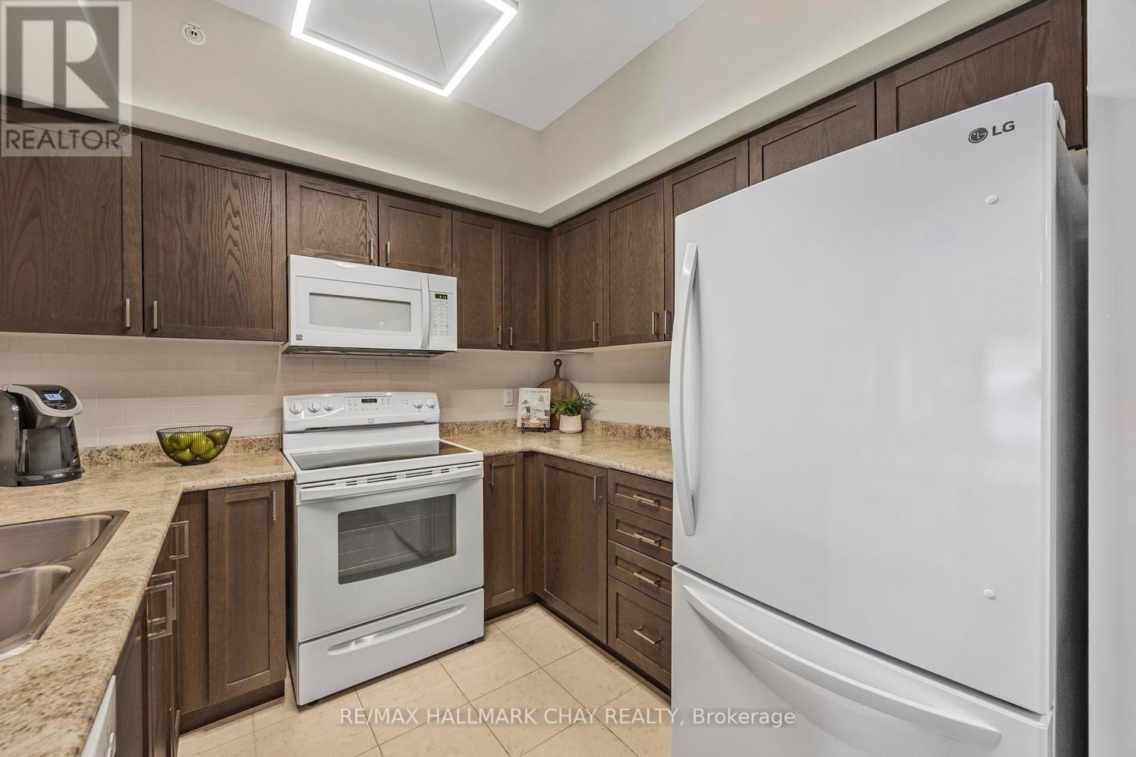 107 - 100 Dean Avenue, Barrie, Ontario  L9J 0H1 - Photo 7 - S12102802