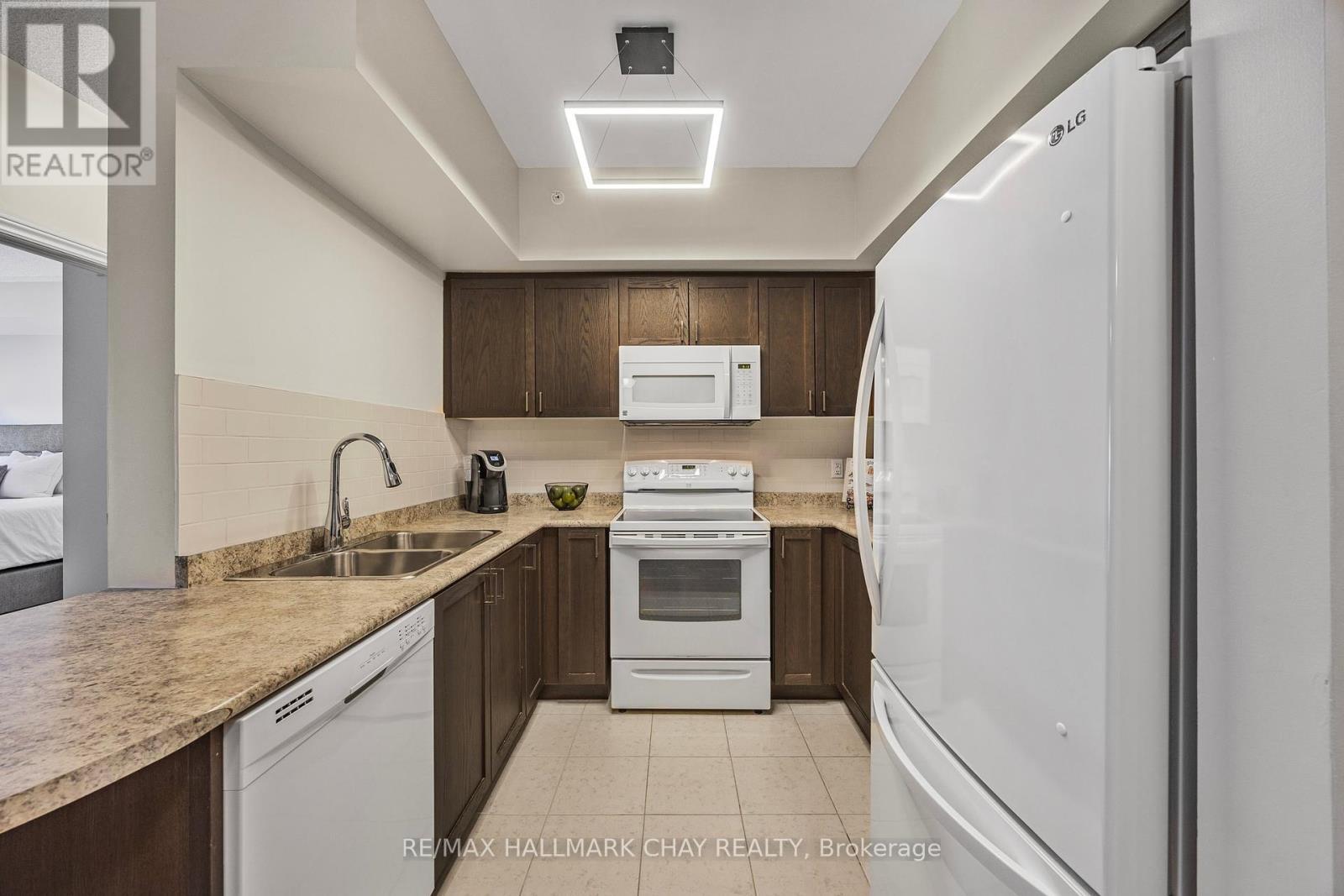 107 - 100 Dean Avenue, Barrie, Ontario  L9J 0H1 - Photo 8 - S12102802