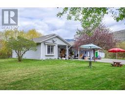 3652 Hart Road Barriere