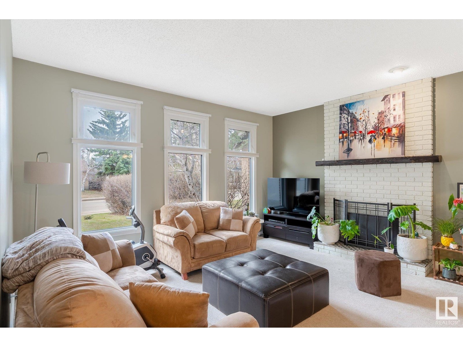 Property at 10826 32A AV NW image 2