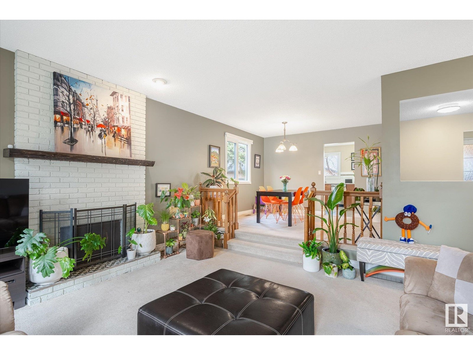 Property at 10826 32A AV NW image 3