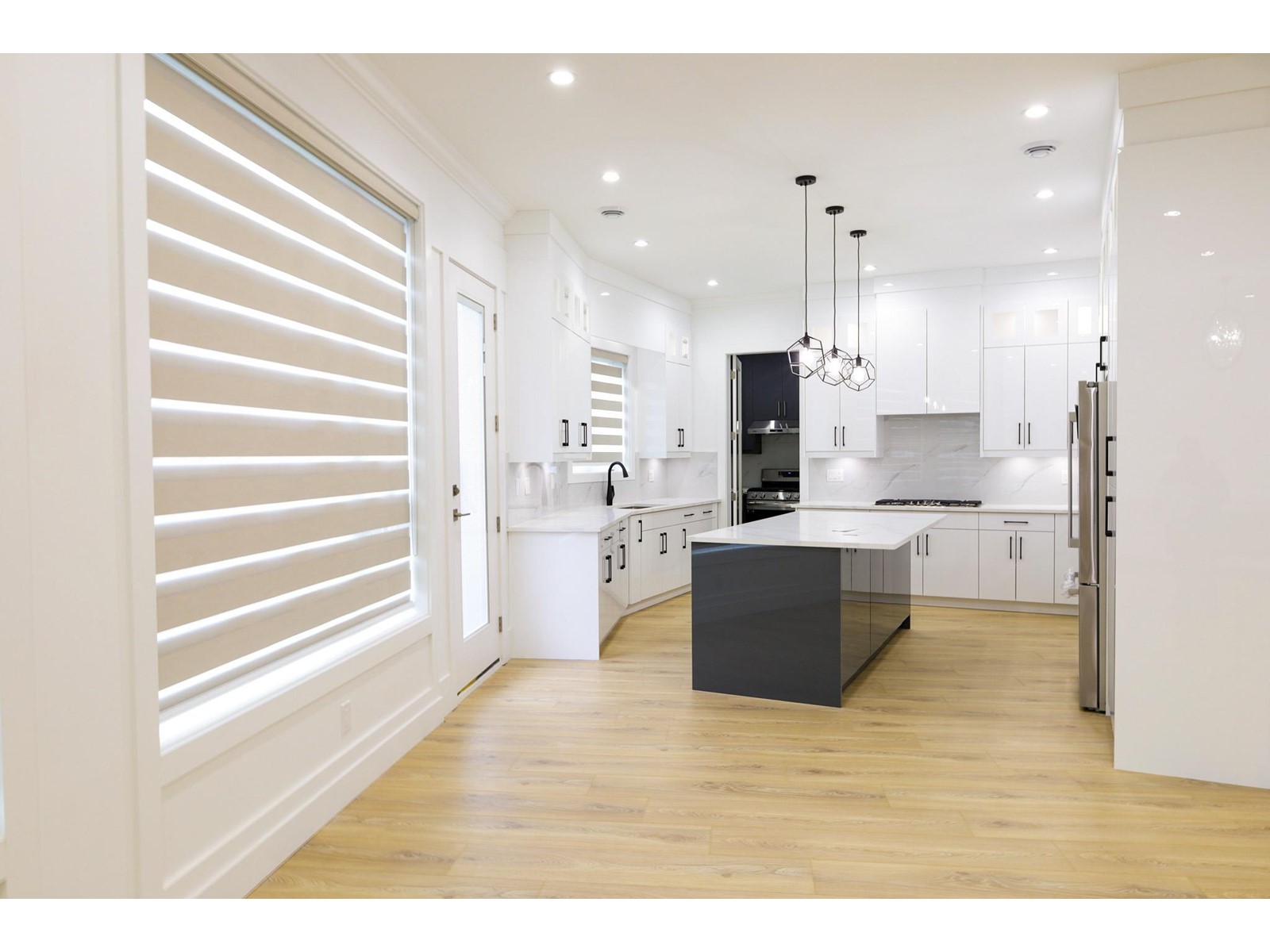 Property at 9965 173B STREET image 3