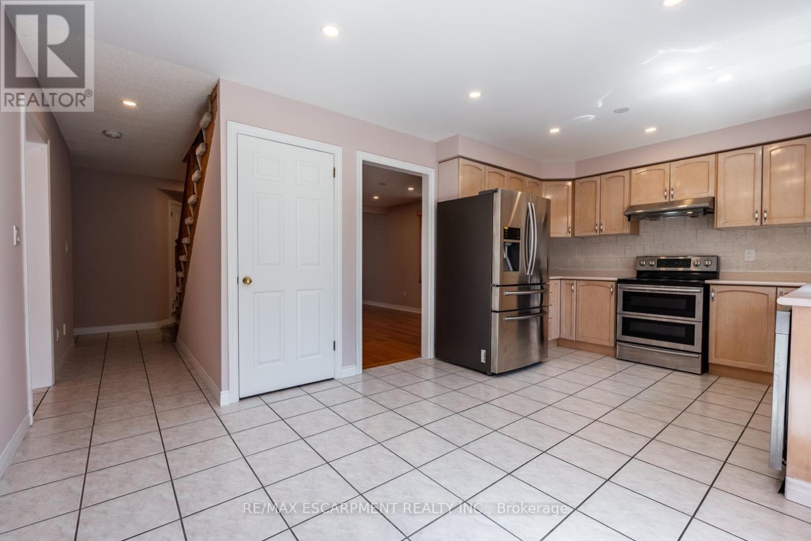 3 Resolute Drive, Hamilton, Ontario  L9A 5J6 - Photo 11 - X12102770