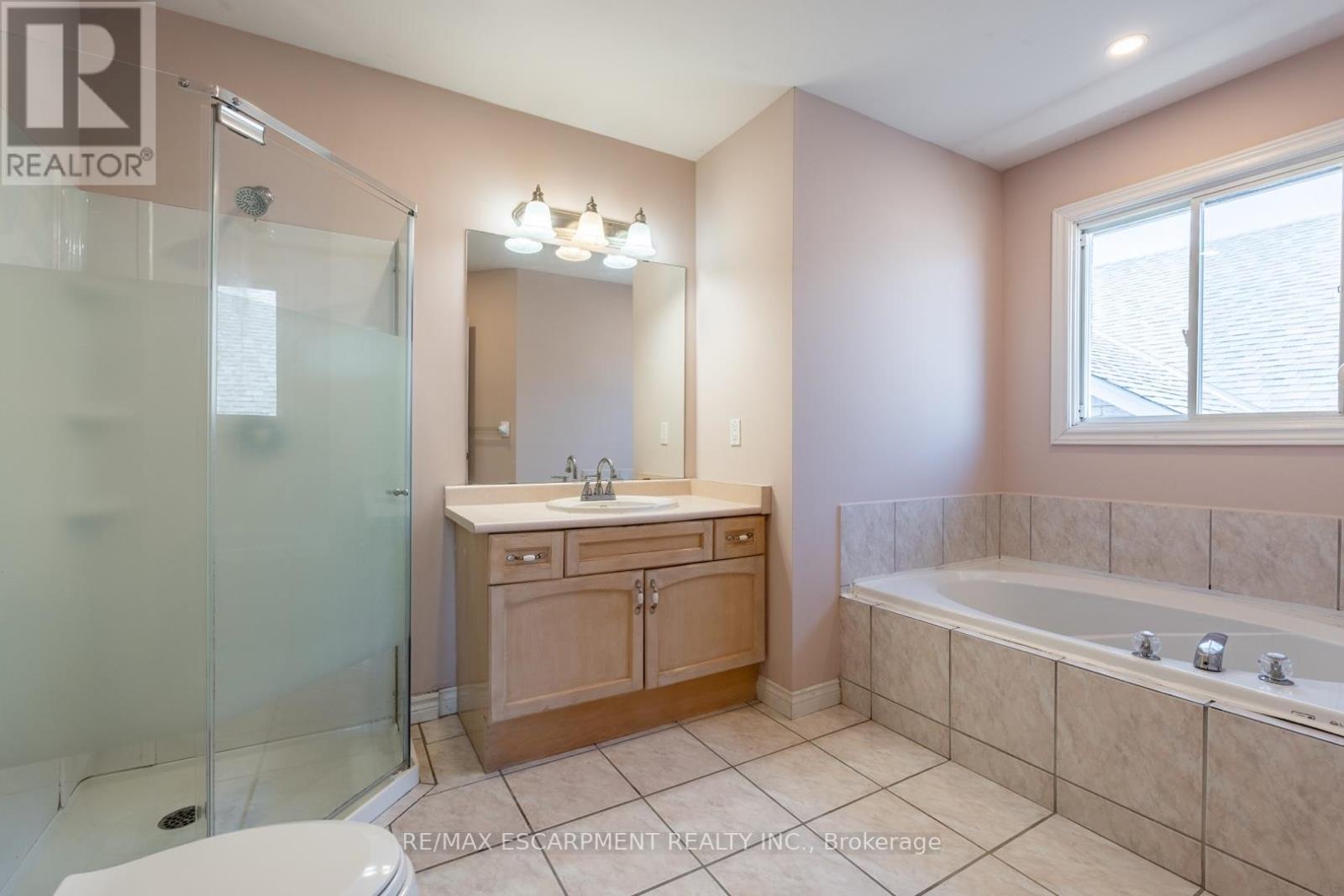 3 Resolute Drive, Hamilton, Ontario  L9A 5J6 - Photo 25 - X12102770