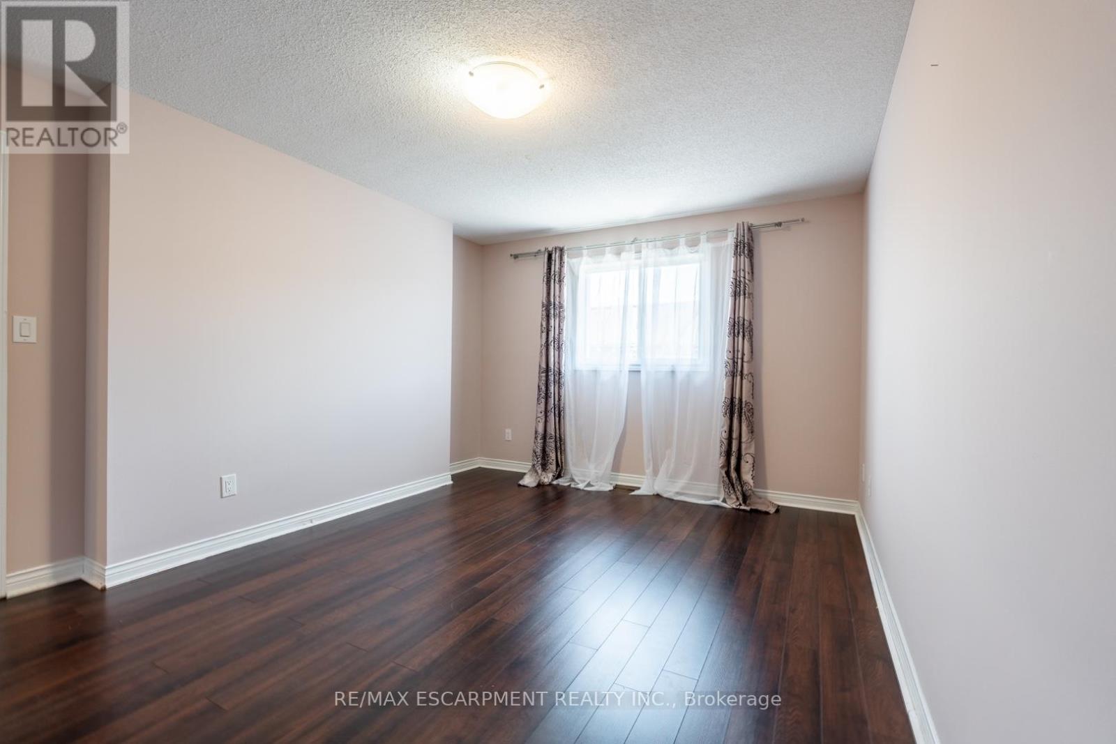 3 Resolute Drive, Hamilton, Ontario  L9A 5J6 - Photo 27 - X12102770