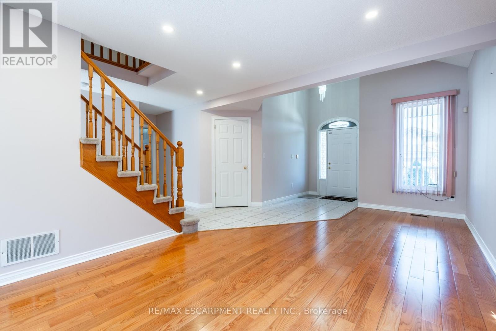 3 Resolute Drive, Hamilton, Ontario  L9A 5J6 - Photo 7 - X12102770