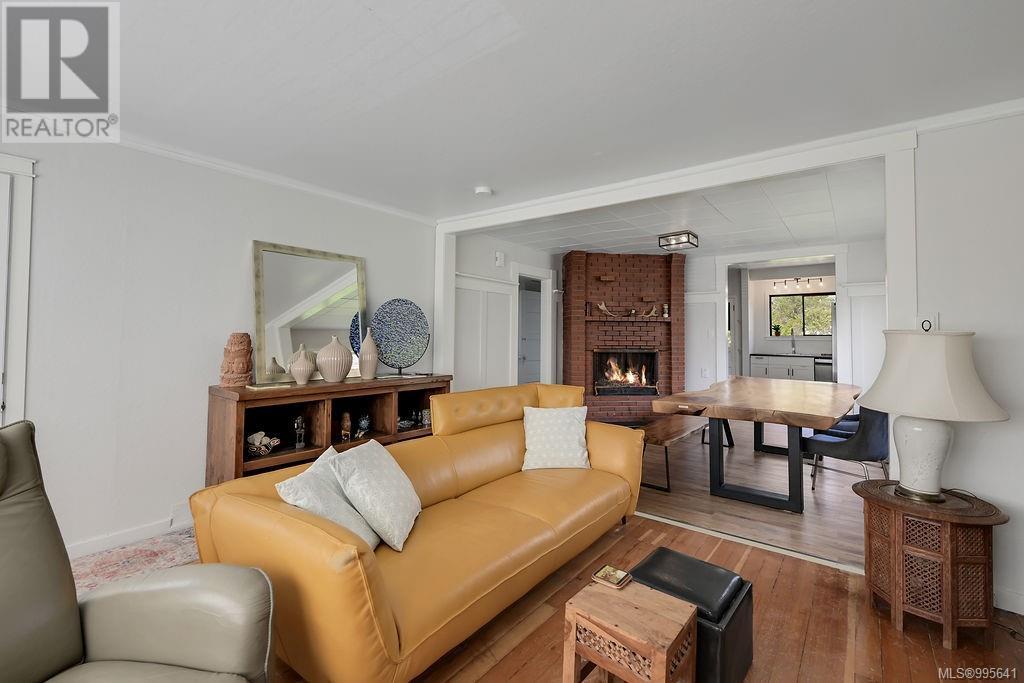 Property at 1722 Bay St image 5