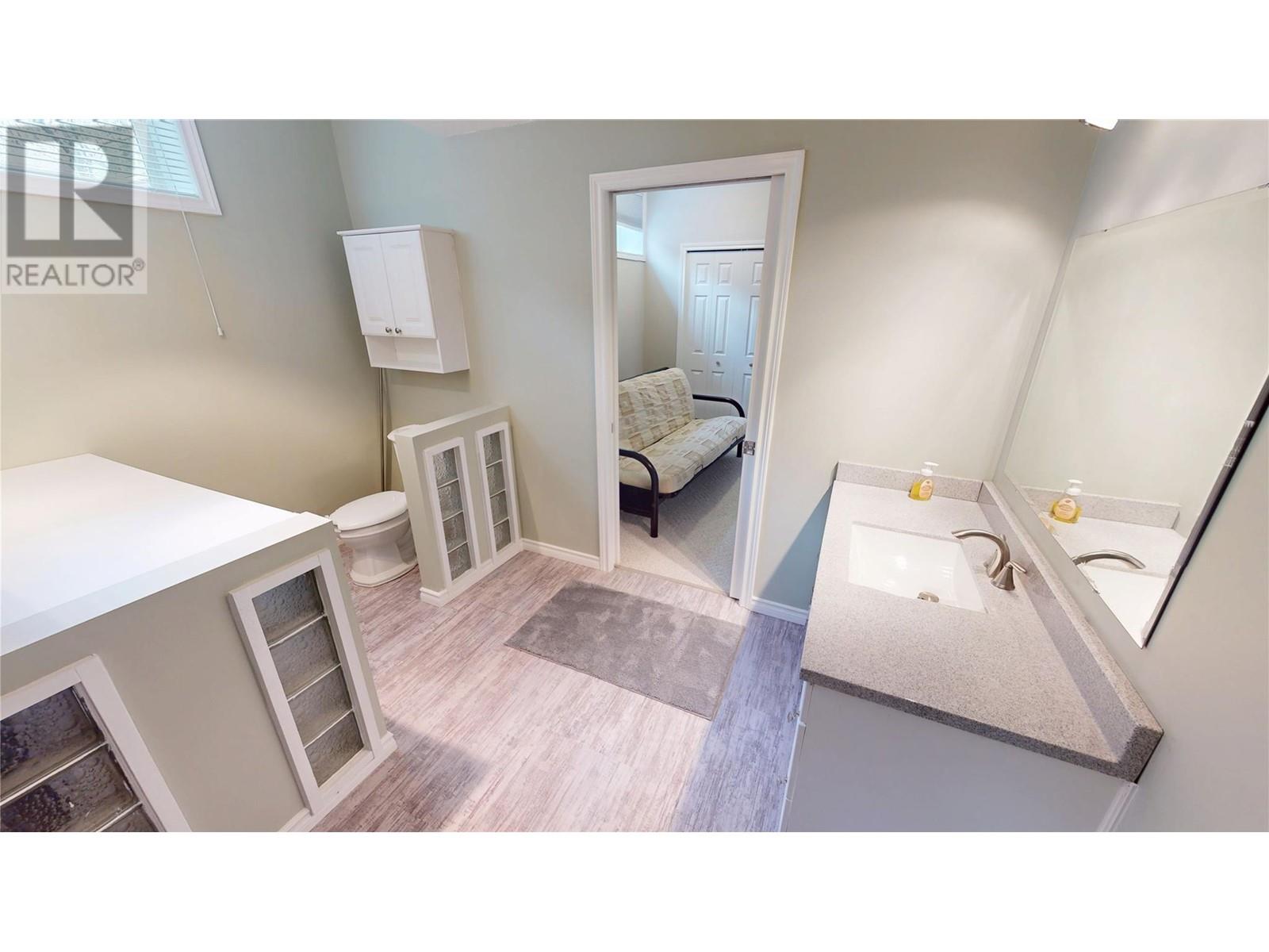 9875 Esquire Road, Moyie, British Columbia  V0B 2A0 - Photo 34 - 10341458