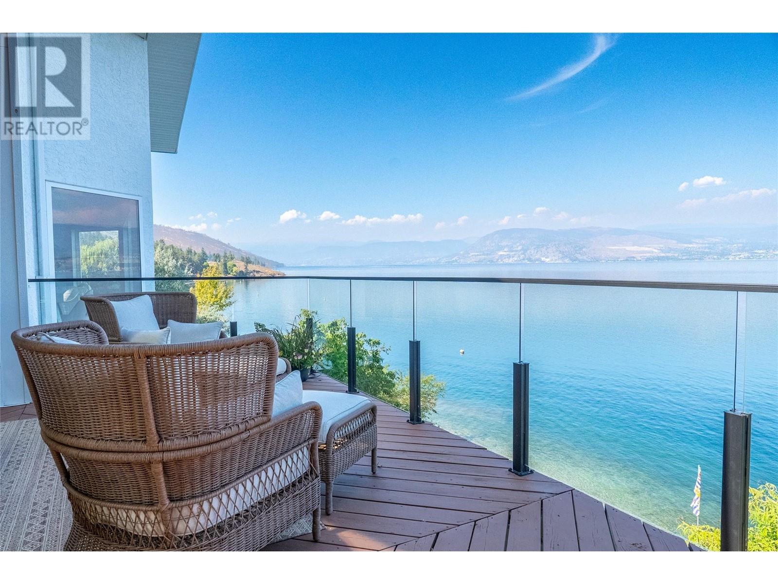 5538 Lakeshore Road, kelowna, British Columbia