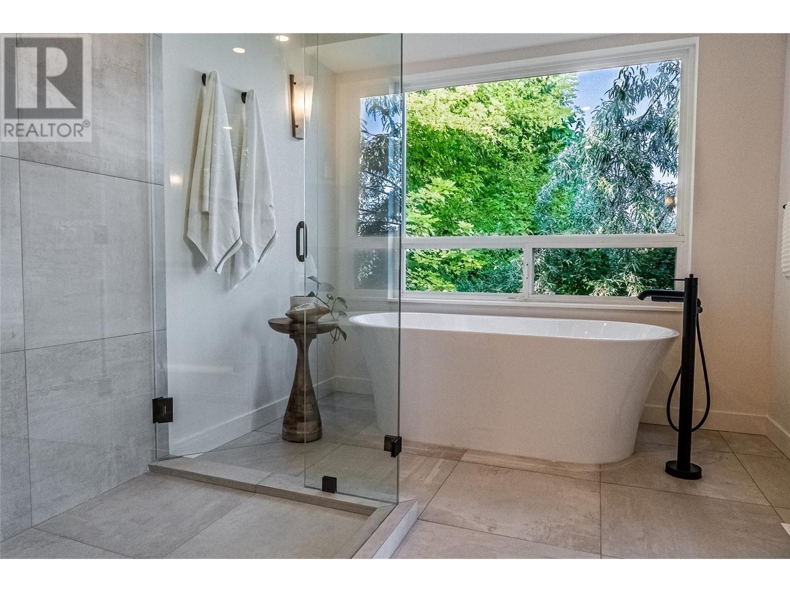 5538 Lakeshore Road, Kelowna, British Columbia  V1W 4J4 - Photo 32 - 10344679