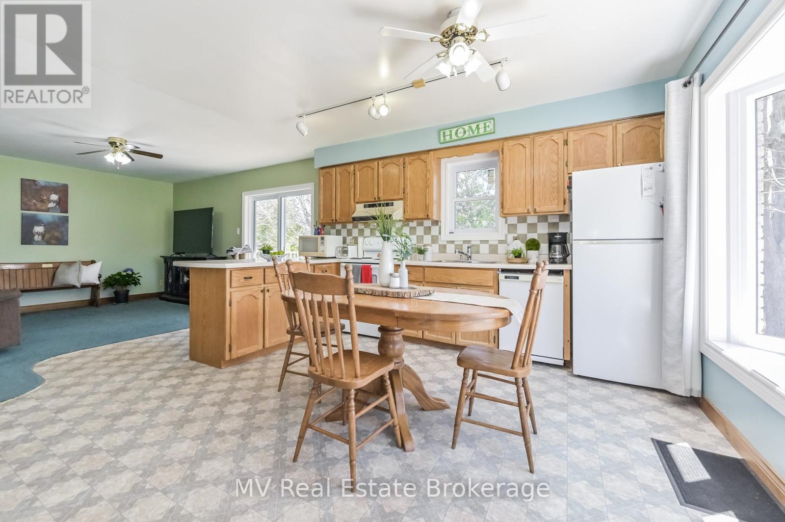 25 Graham Street W, Mapleton, Ontario  N0B 1A0 - Photo 10 - X12102814