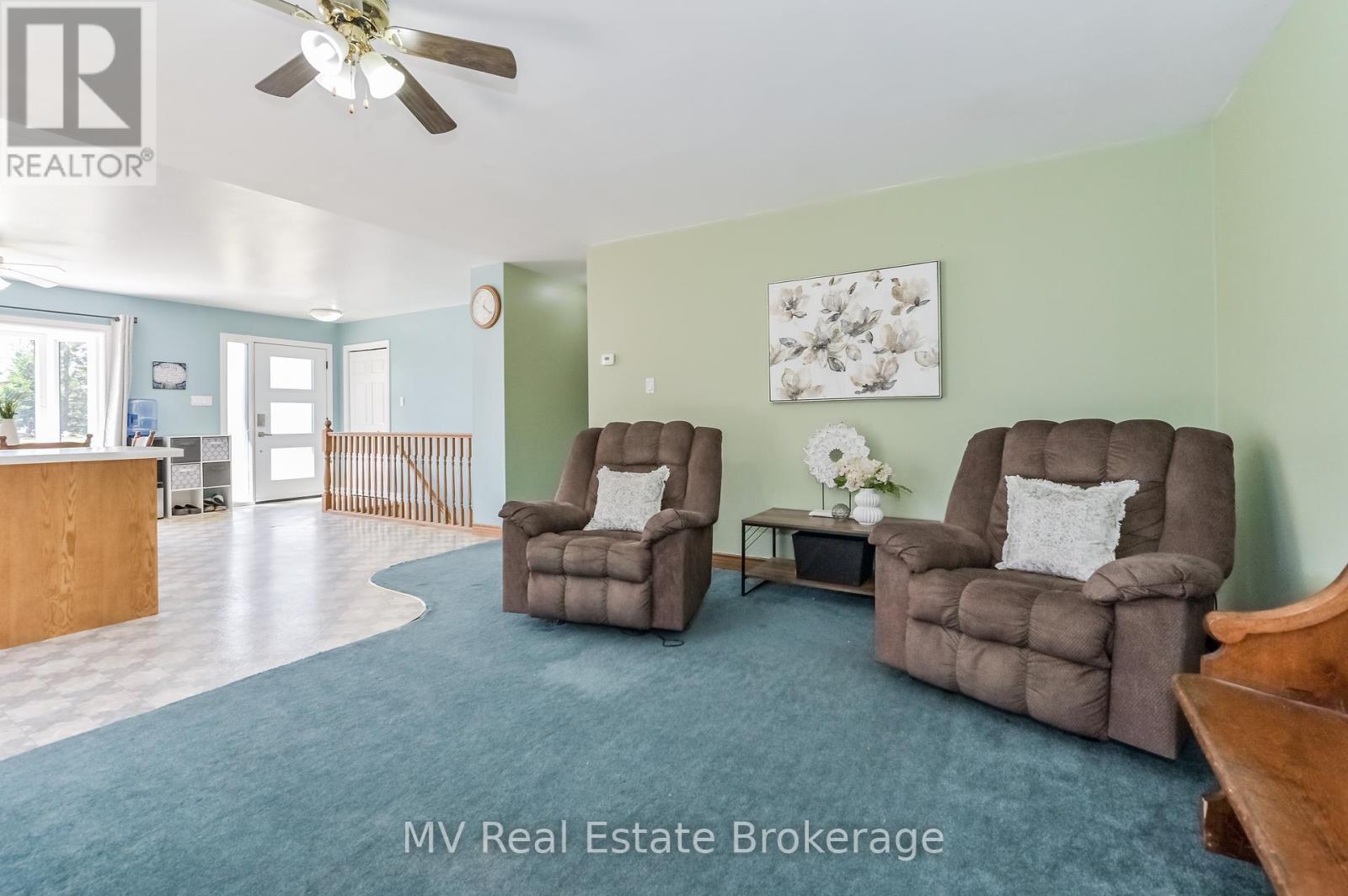 25 Graham Street W, Mapleton, Ontario  N0B 1A0 - Photo 18 - X12102814