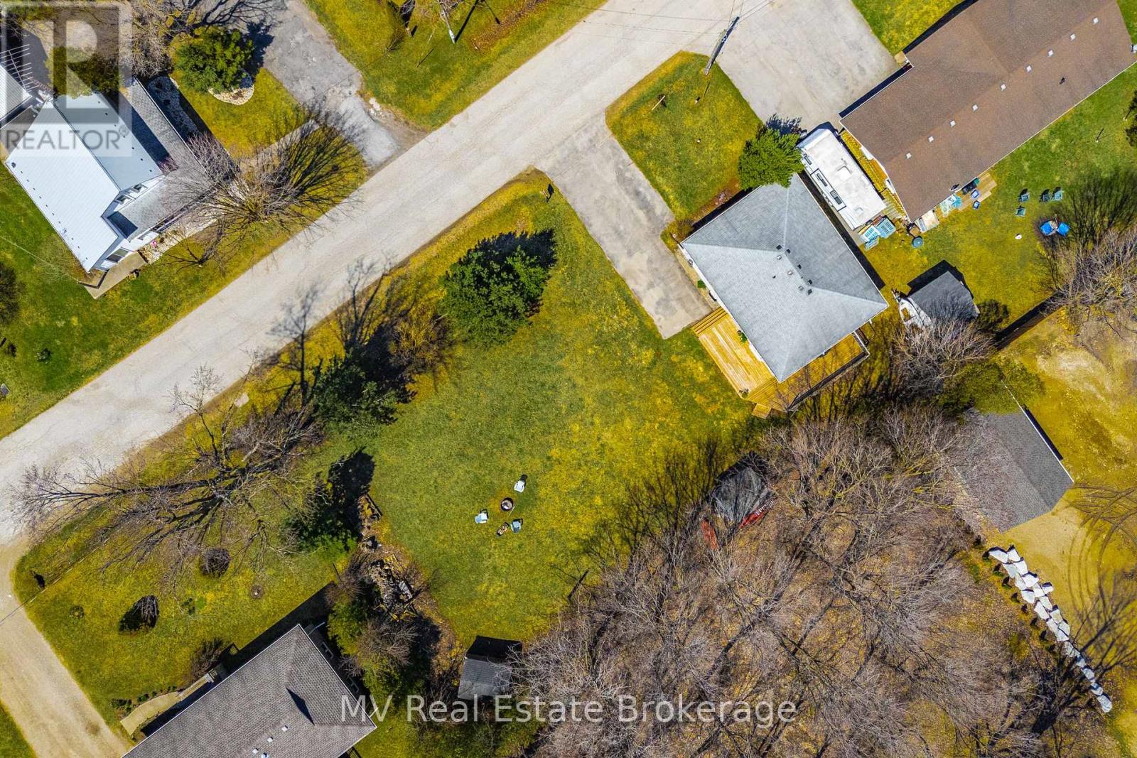 25 Graham Street W, Mapleton, Ontario  N0B 1A0 - Photo 31 - X12102814