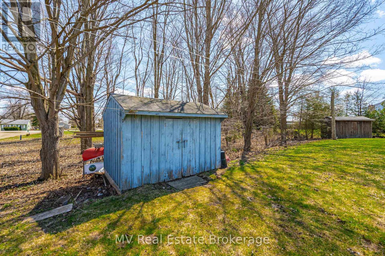 25 Graham Street W, Mapleton, Ontario  N0B 1A0 - Photo 36 - X12102814