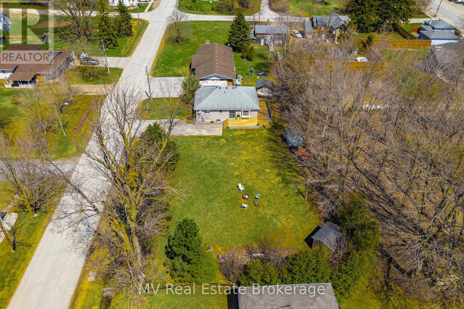 25 Graham Street W, Mapleton, Ontario  N0B 1A0 - Photo 4 - X12102814