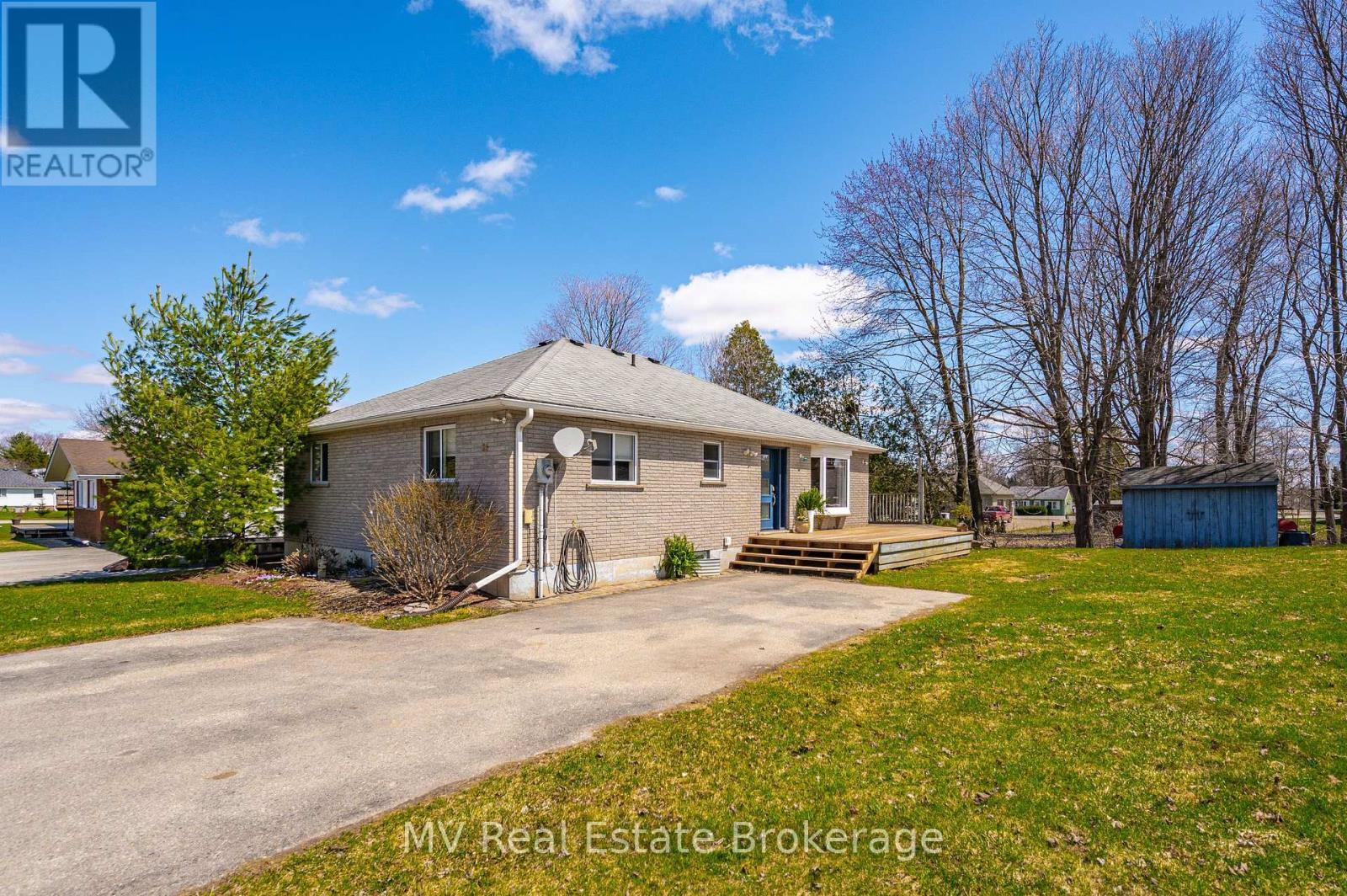 25 Graham Street W, Mapleton, Ontario  N0B 1A0 - Photo 5 - X12102814