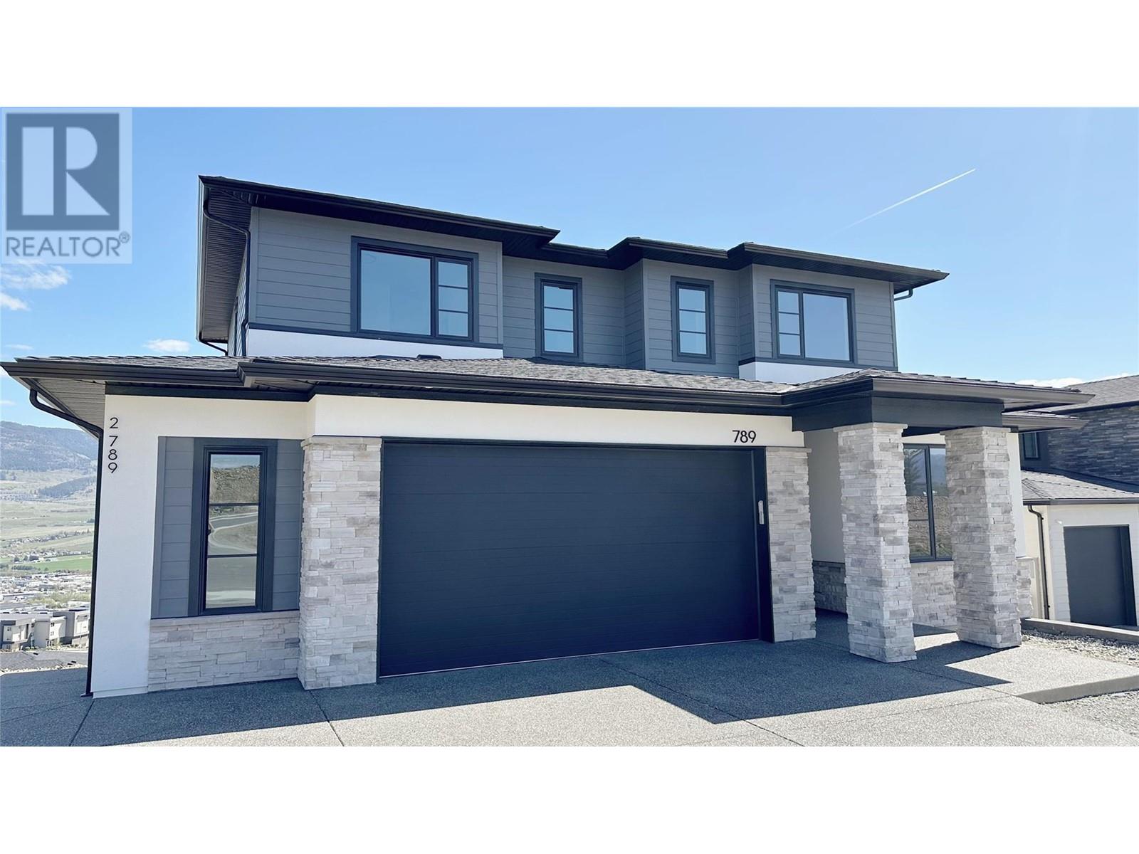 Property at 789 Carleton Street image 1