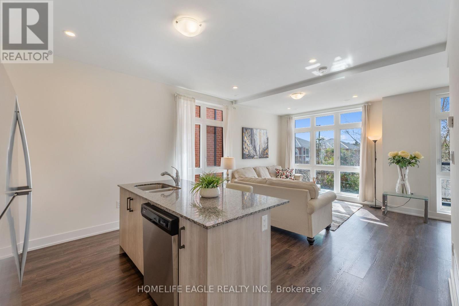 Property at 16 - 7 PHELPS LANE image 3