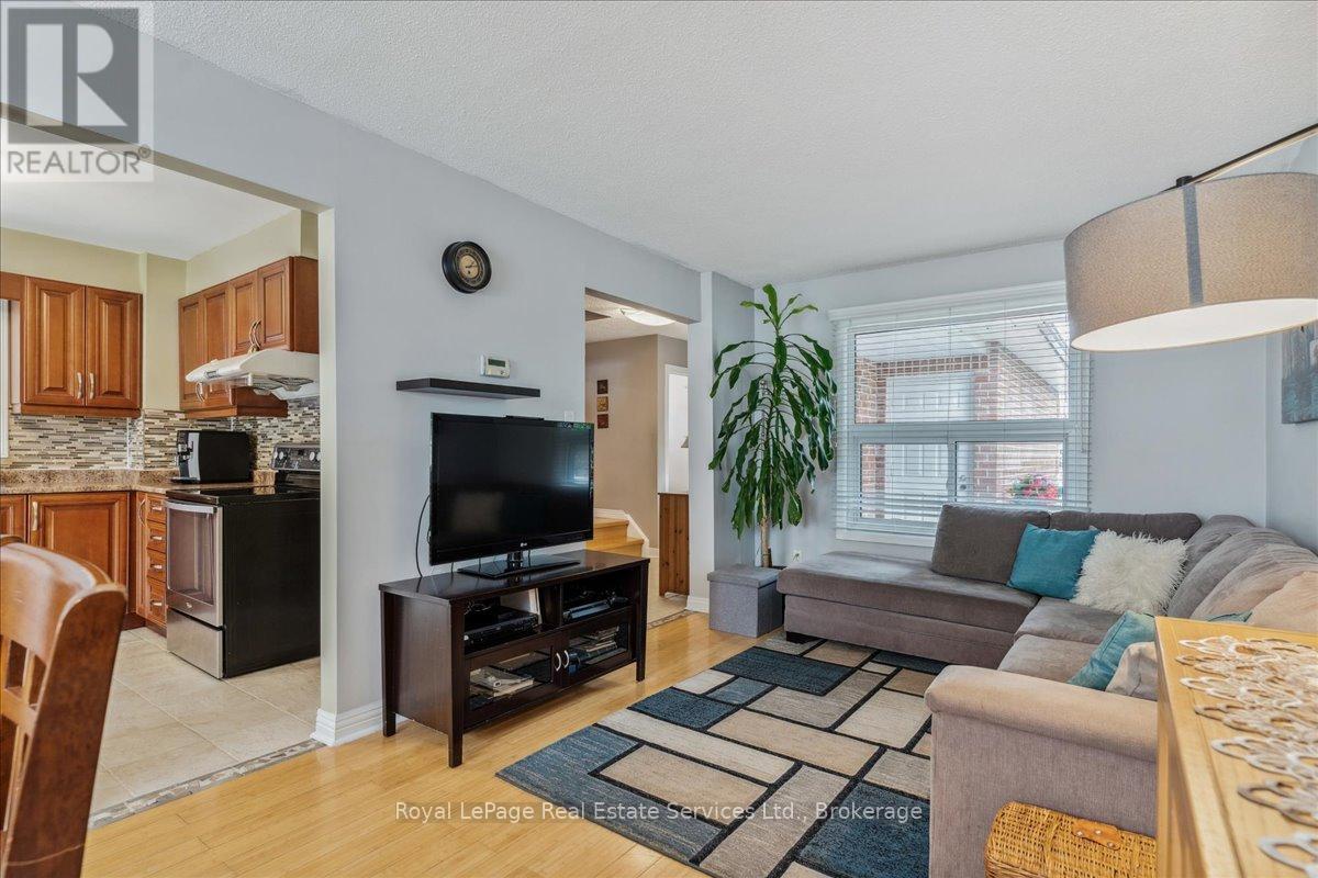 211 Murray Street, Brampton, Ontario  L6X 3L8 - Photo 11 - W12102913