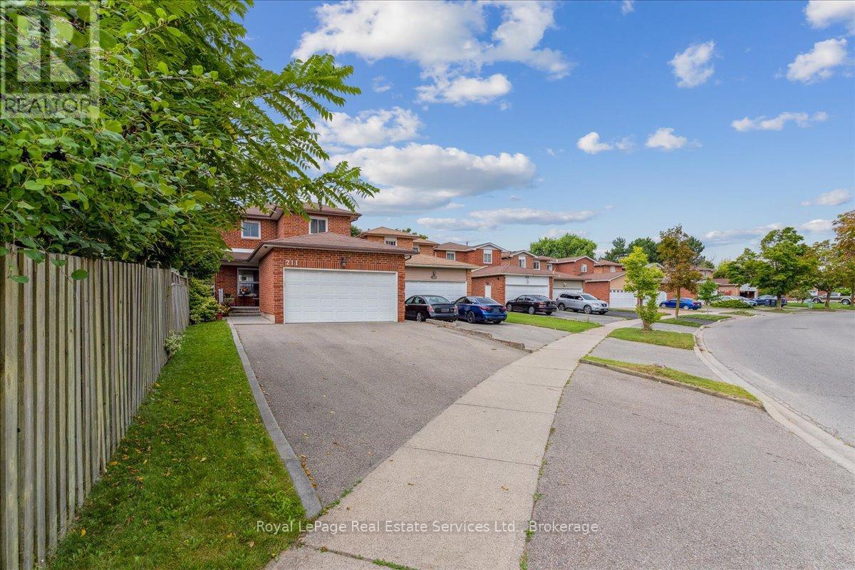 211 Murray Street, Brampton, Ontario  L6X 3L8 - Photo 2 - W12102913